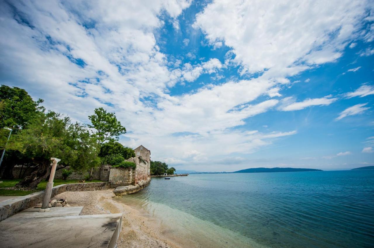 Apartments Adria Kastela Exterior photo